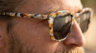 Izipizi Sun #E Blue Tortoise Generiertes Bild