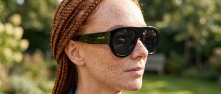 Meller Lira All Black Generiertes Bild