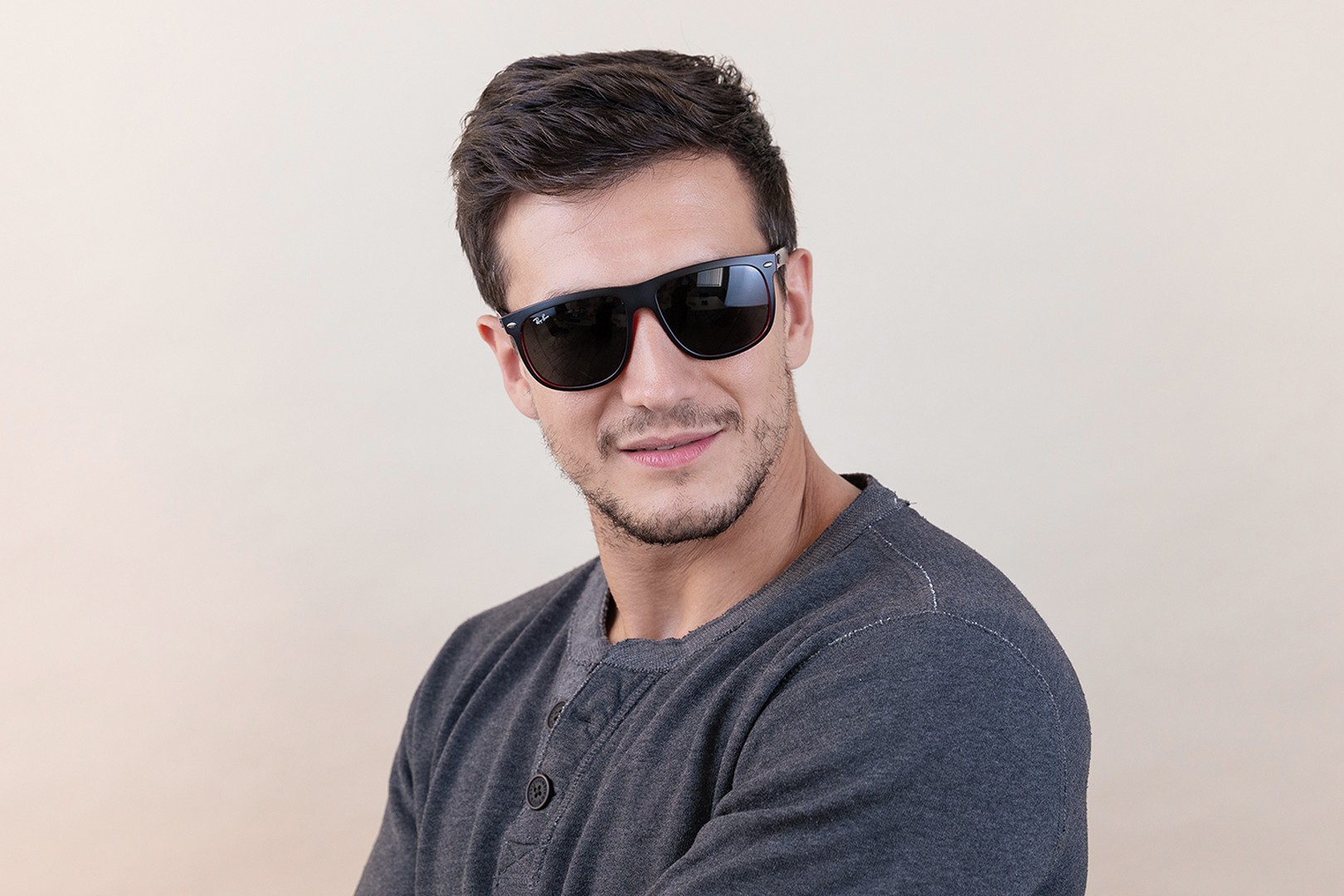 Ray Ban Boyfriend RB4147 617187 Sonnenbrillen Lentiamo